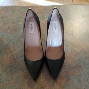 Valentino black leather pumps